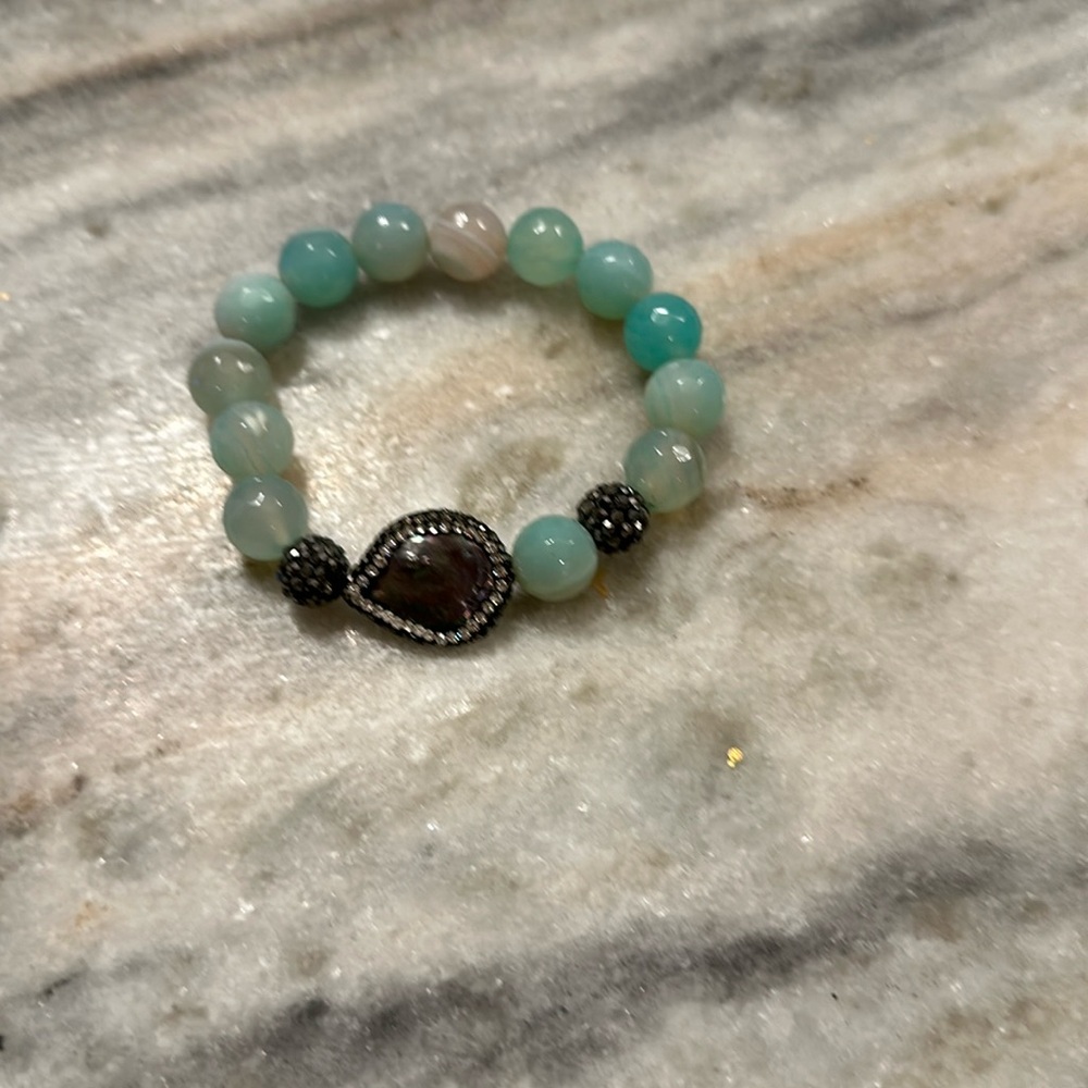 Glass beads and shell bracelet